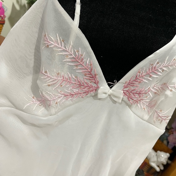 Carie Nightgown - Picture 3 of 5